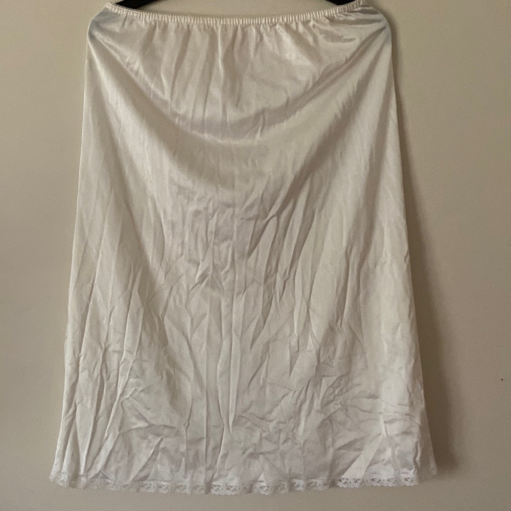 Vintage 1990s white waist half slip knee length midi Komar Aniron nylon lace M